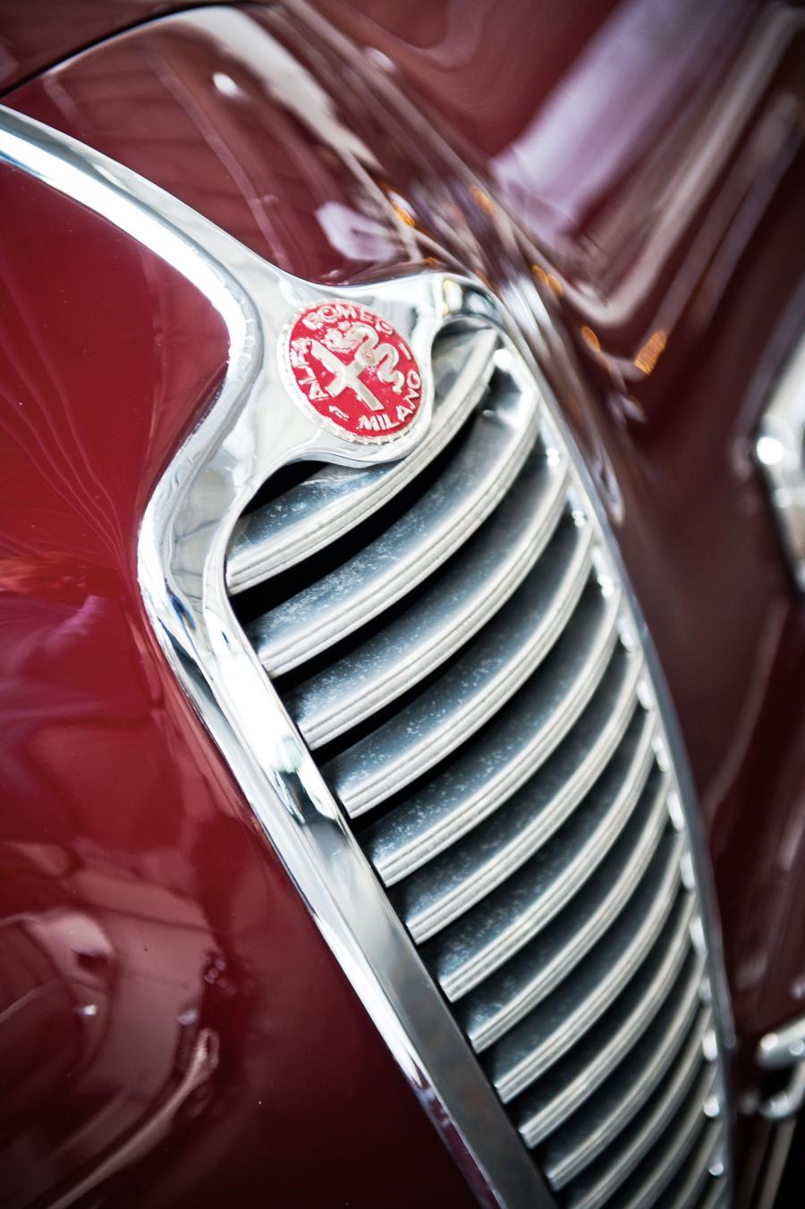 Детали экстерьера Alfa Romeo 6C 2500 Sport Cabriolet 1948 года  (фото 13 из 31)